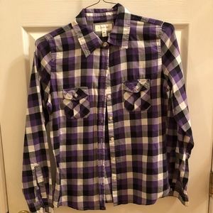 Woman's Button Down Long Sleeve Plaid Shirt